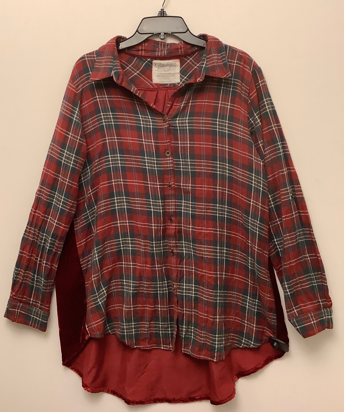 Top Long Sleeve By Clothes Mentor In Plaid Pattern, Size: Xl