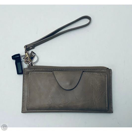 Wristlet By Clothes Mentor, Size: Medium