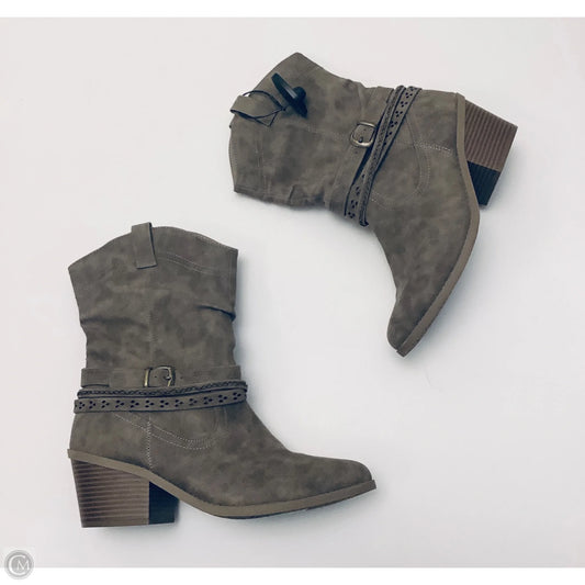 Boots Ankle Heels By Jelly Pop In Grey, Size: 9.5