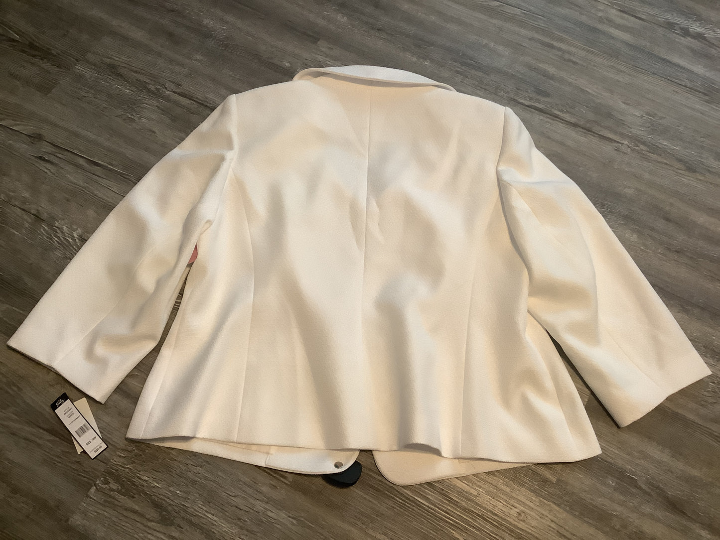 White Blazer Clothes Mentor, Size 18