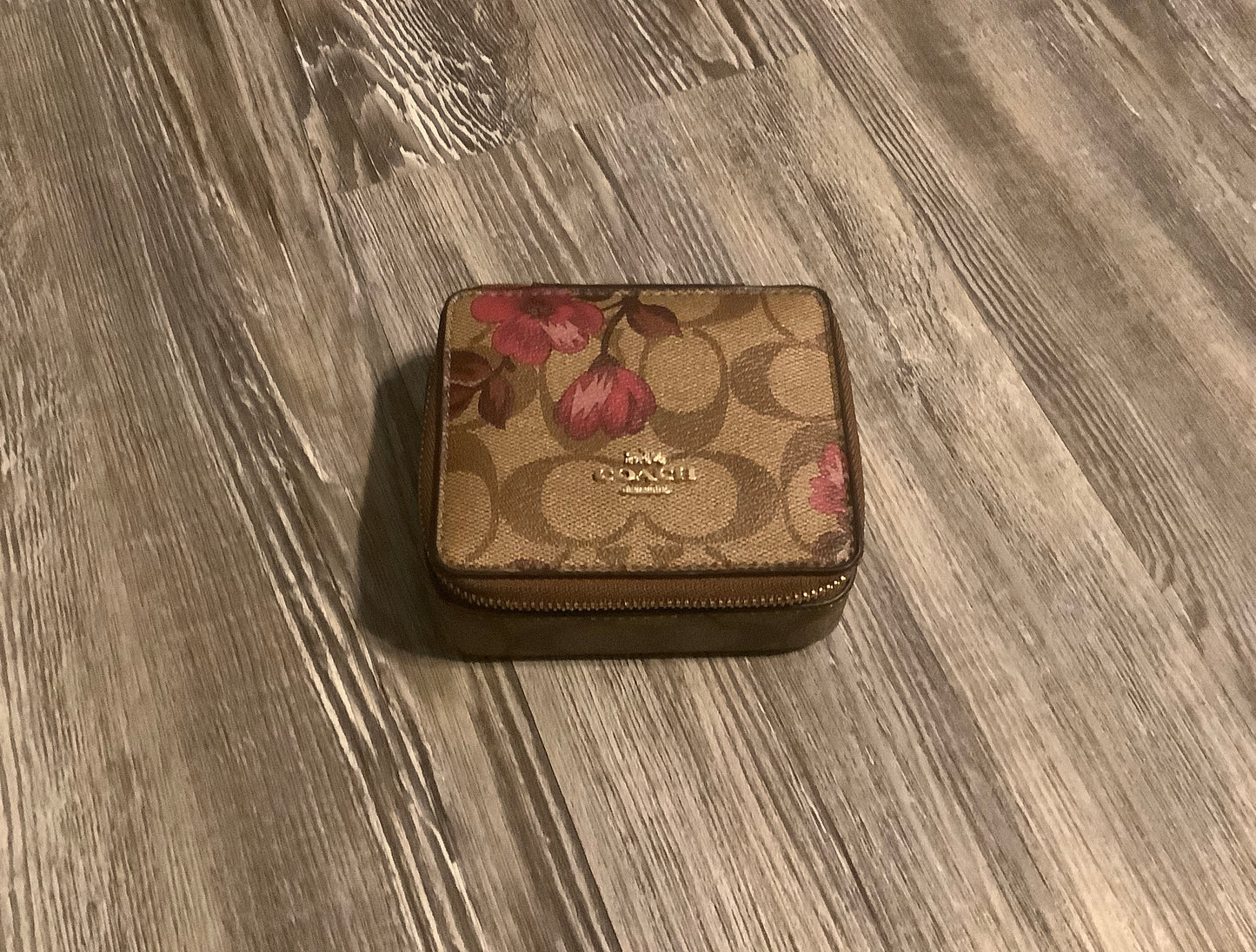 Accessory Tag Coach