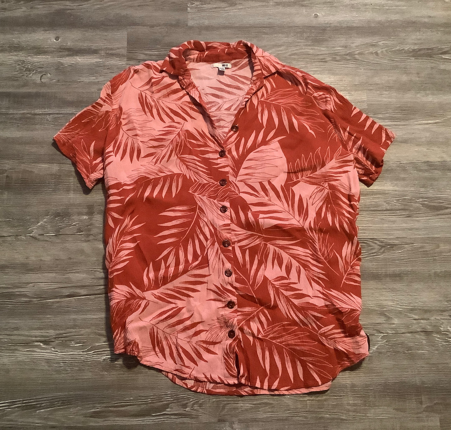 Red Top Short Sleeve Clothes Mentor, Size S