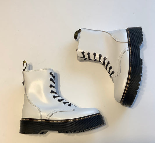 Boots Combat By Dr Martens In White, Size: 6