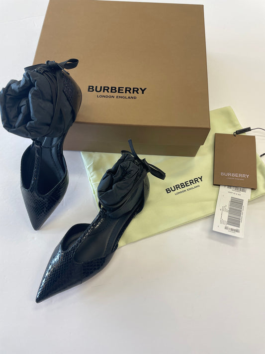 Shoes Flats Other By Burberry  Size: 5.5