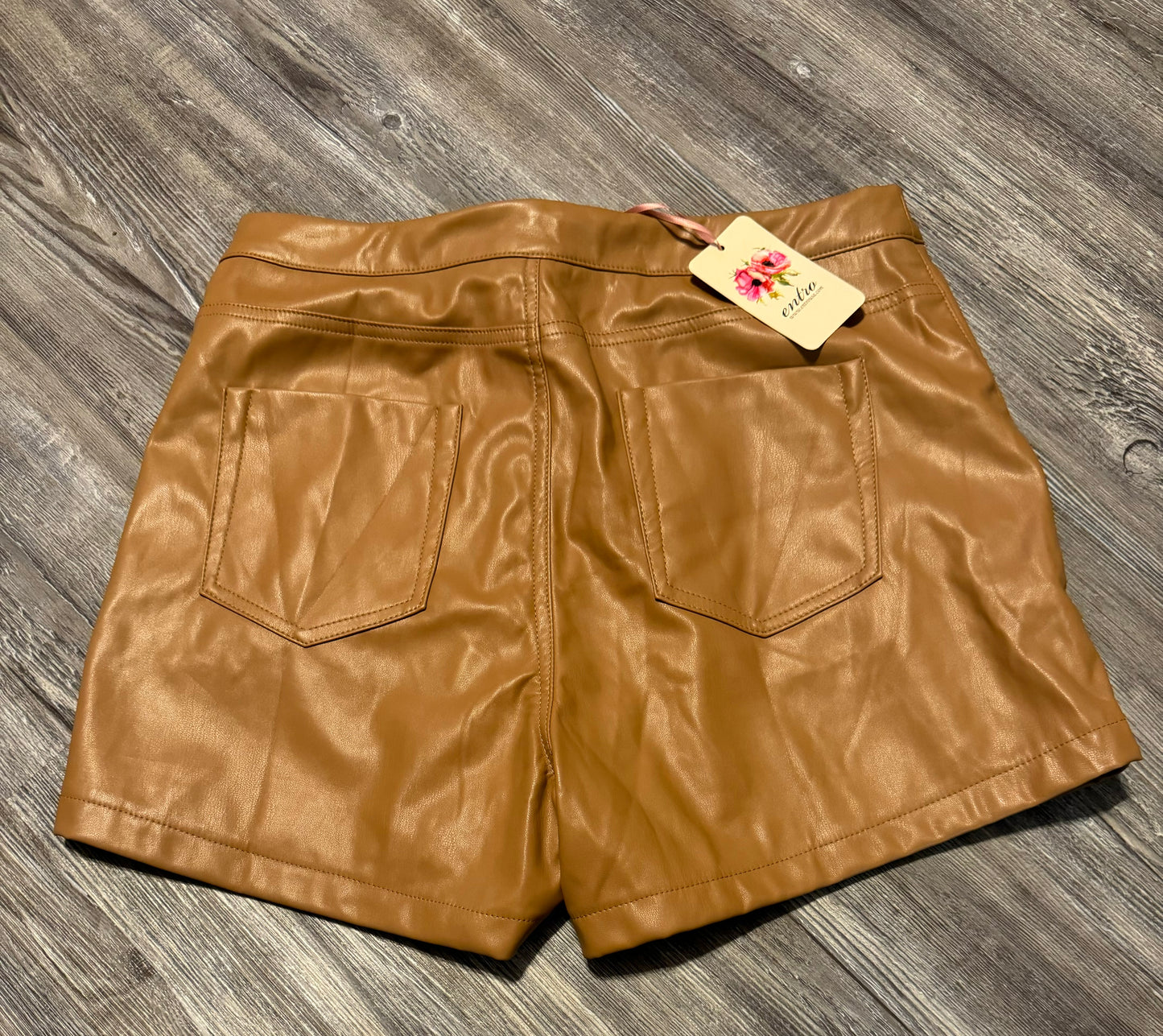 Shorts By Entro  Size: L