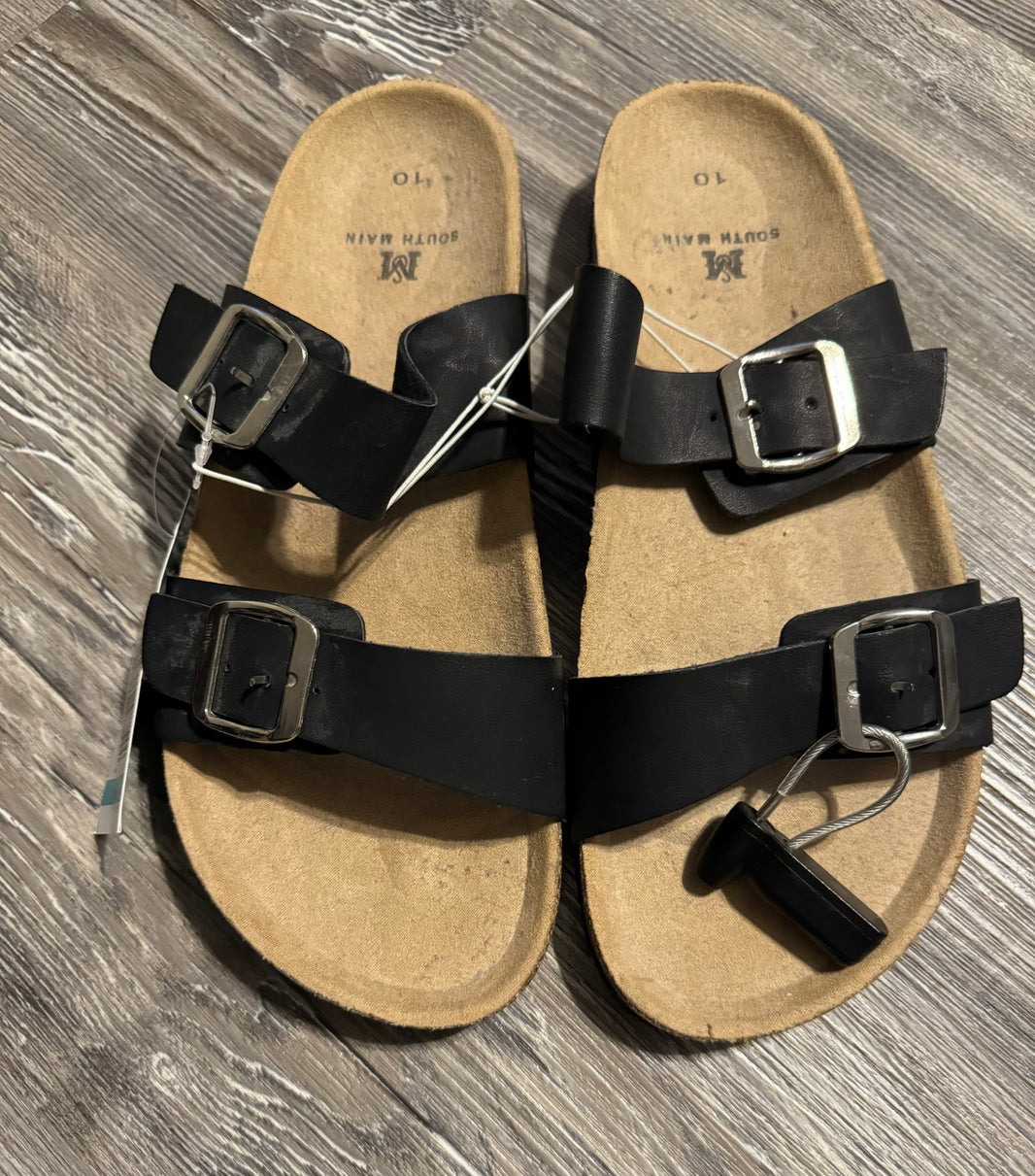 Sandals Flats By Clothes Mentor In Tan, Size: 9.5 main image 1