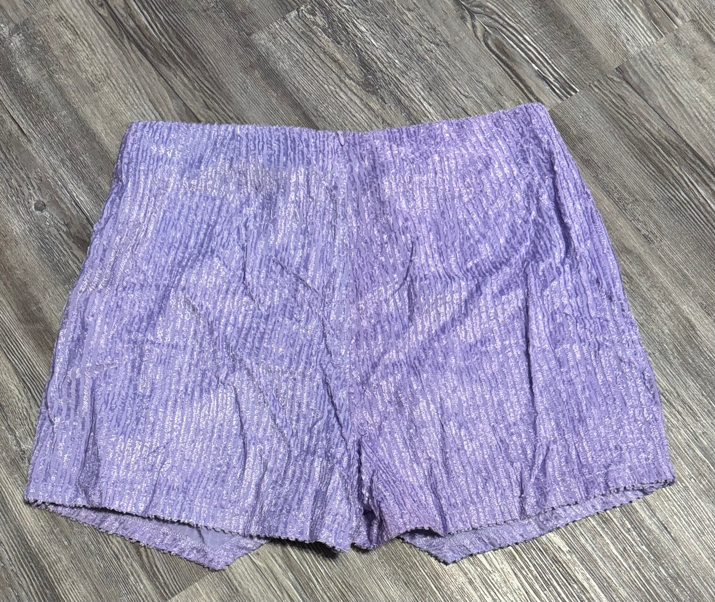 Skirt Mini & Short By Clothes Mentor  Size: L